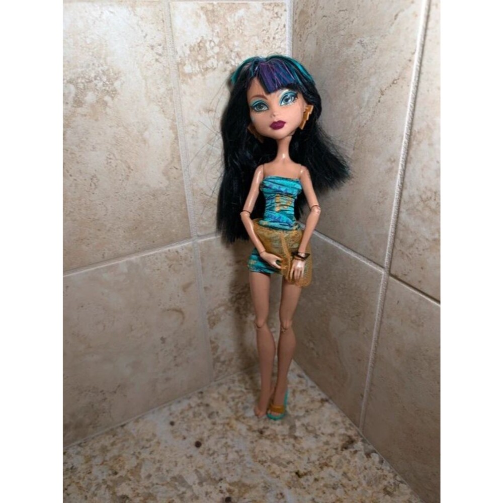 Monster High Cleo De Nile Doll G1 Gen 1 Mattel Dress Earrings Accessories